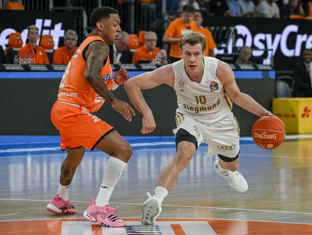 纽卡斯尔联 纽卡斯尔联